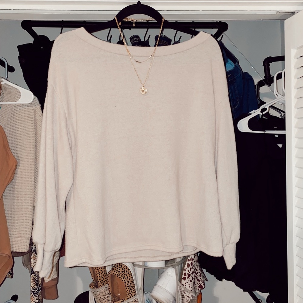 Cute light weight sweater